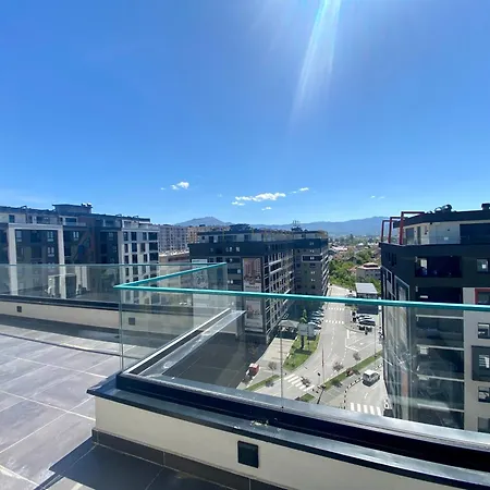 Penthouse 916 Apartment