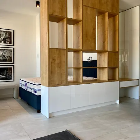 Penthouse 916 Apartment